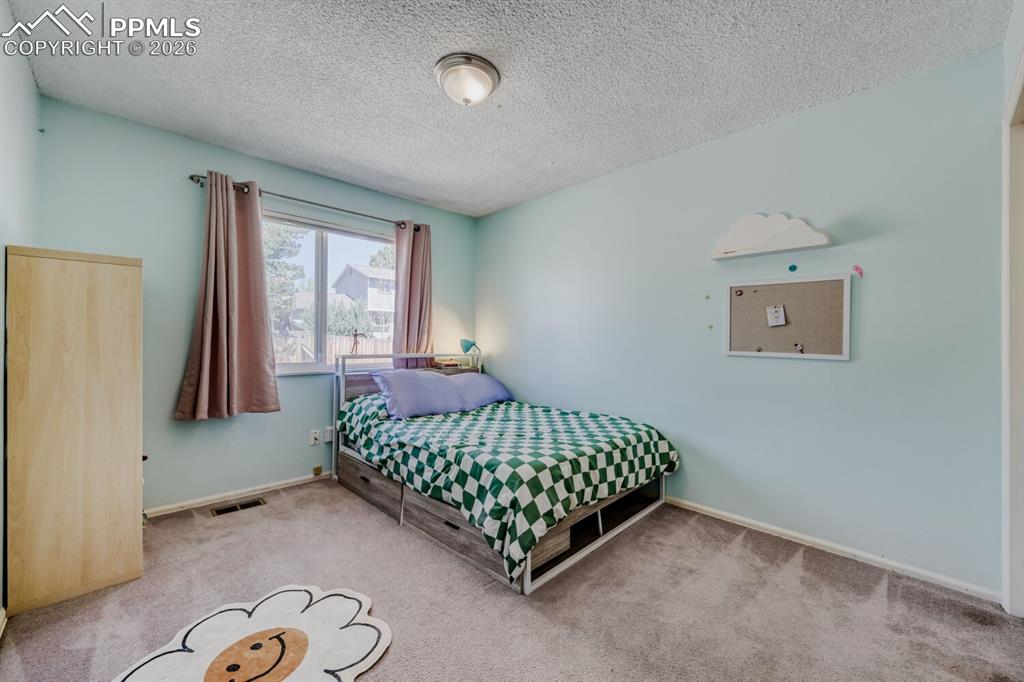 Image 25 of 30: Upstairs bedroom 2