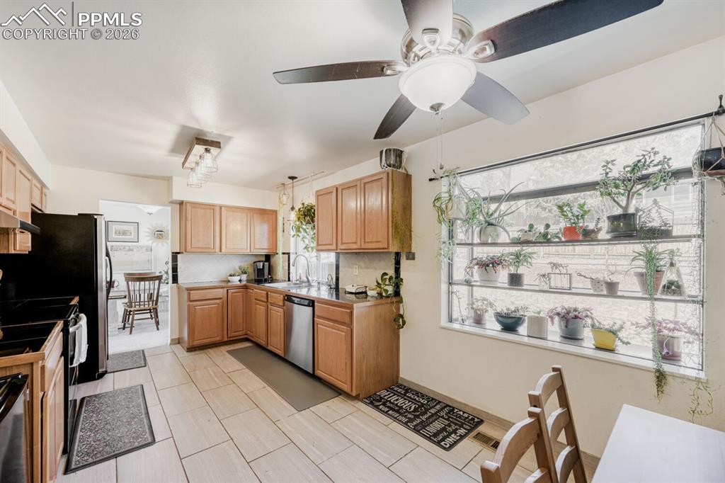 Image 9 of 30: Main level