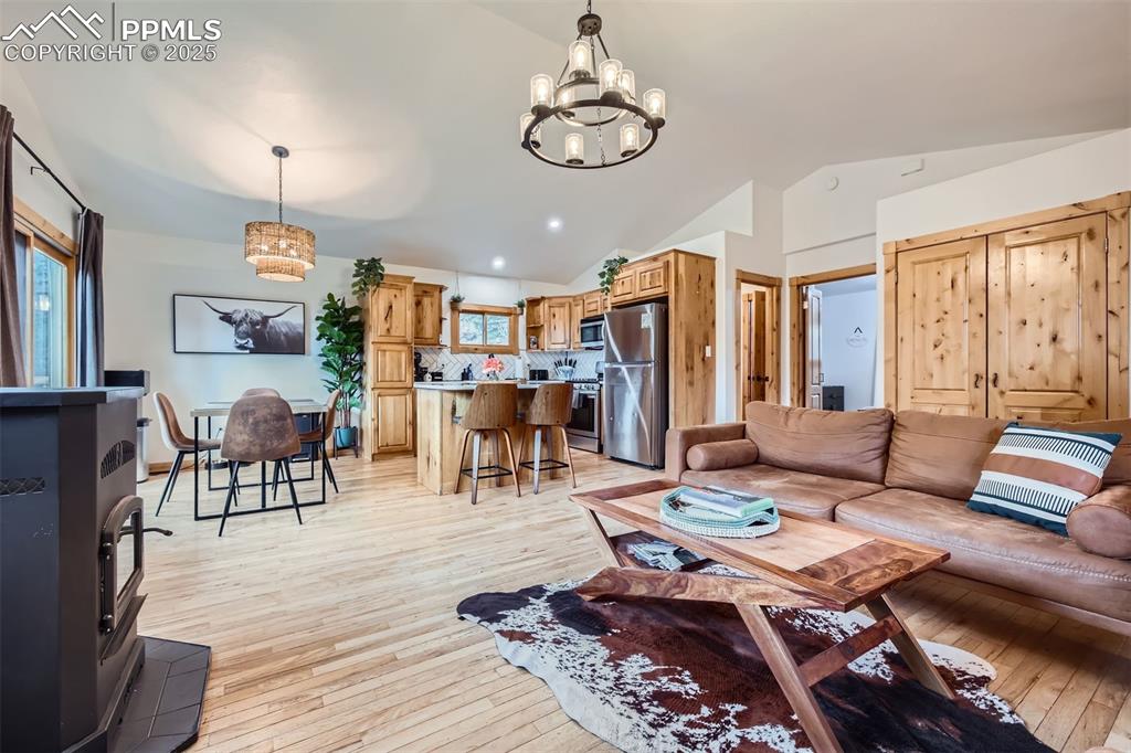 Image 3 of 16: Open concept 
