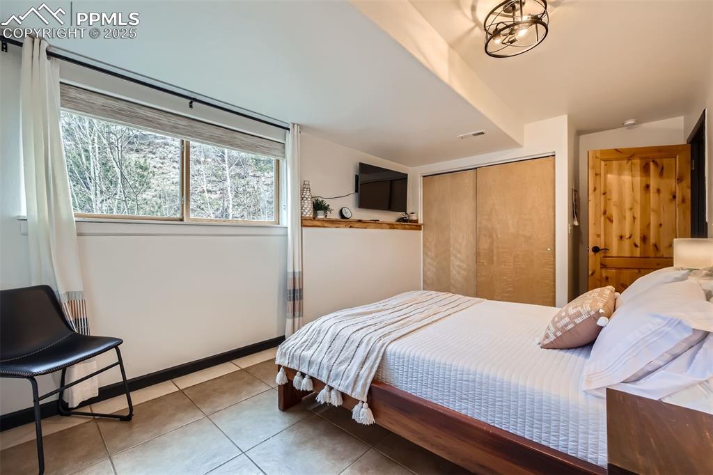 Image 8 of 16: Bedroom