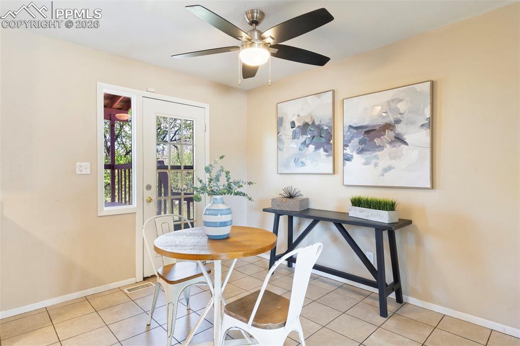 Image 14 of 37: Dining Area