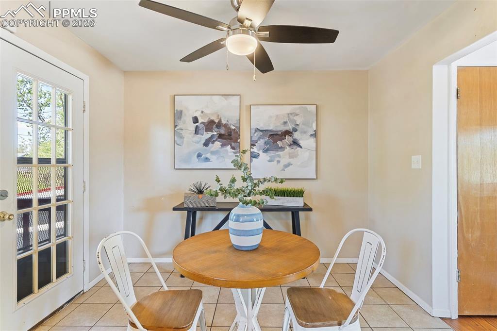 Image 15 of 37: Dining Area