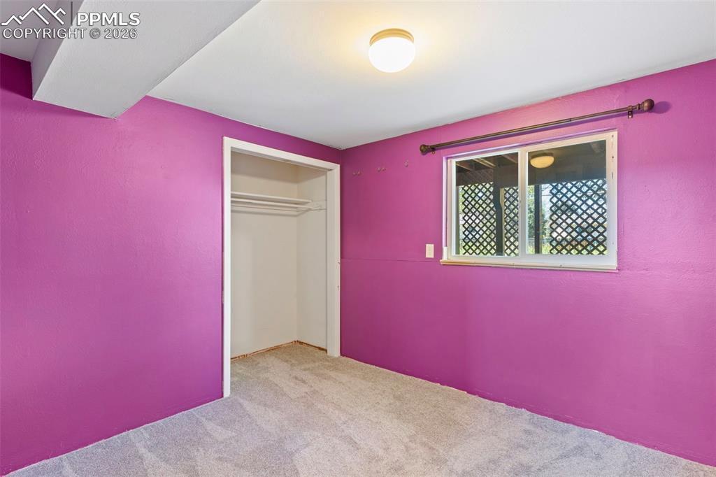 Image 26 of 37: Bedroom