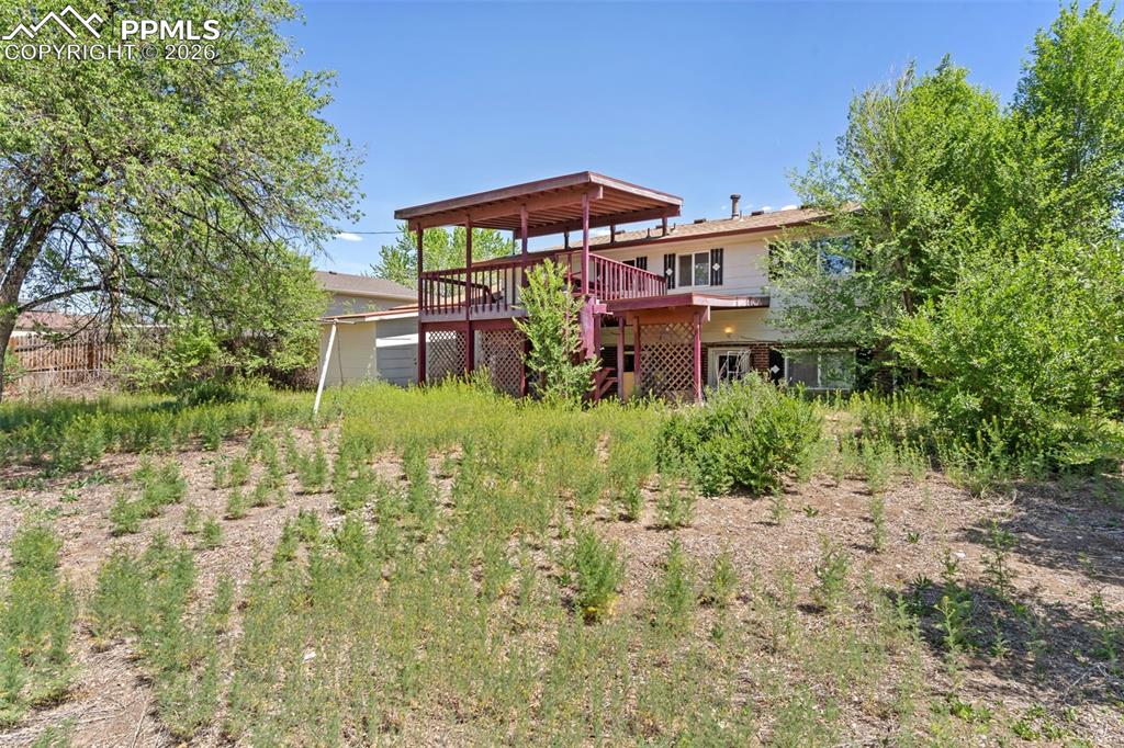 Image 35 of 37: Back of Structure