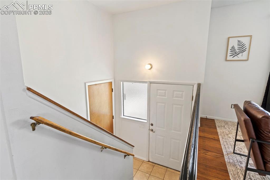 Image 4 of 37: Entry