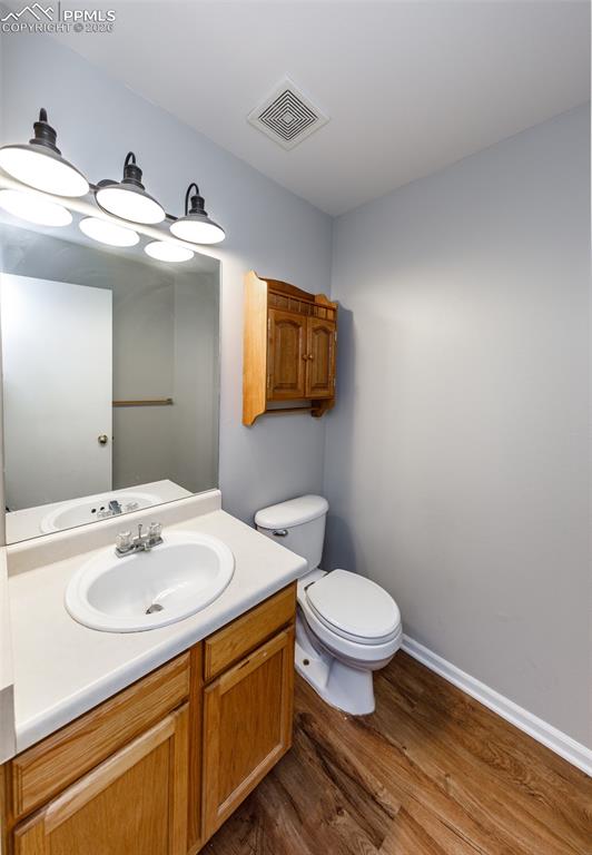 Image 11 of 45: Bathroom