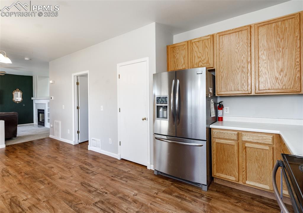 Image 18 of 45: Kitchen