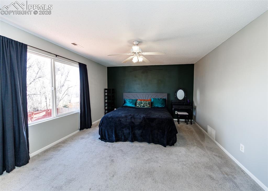 Image 23 of 45: Bedroom