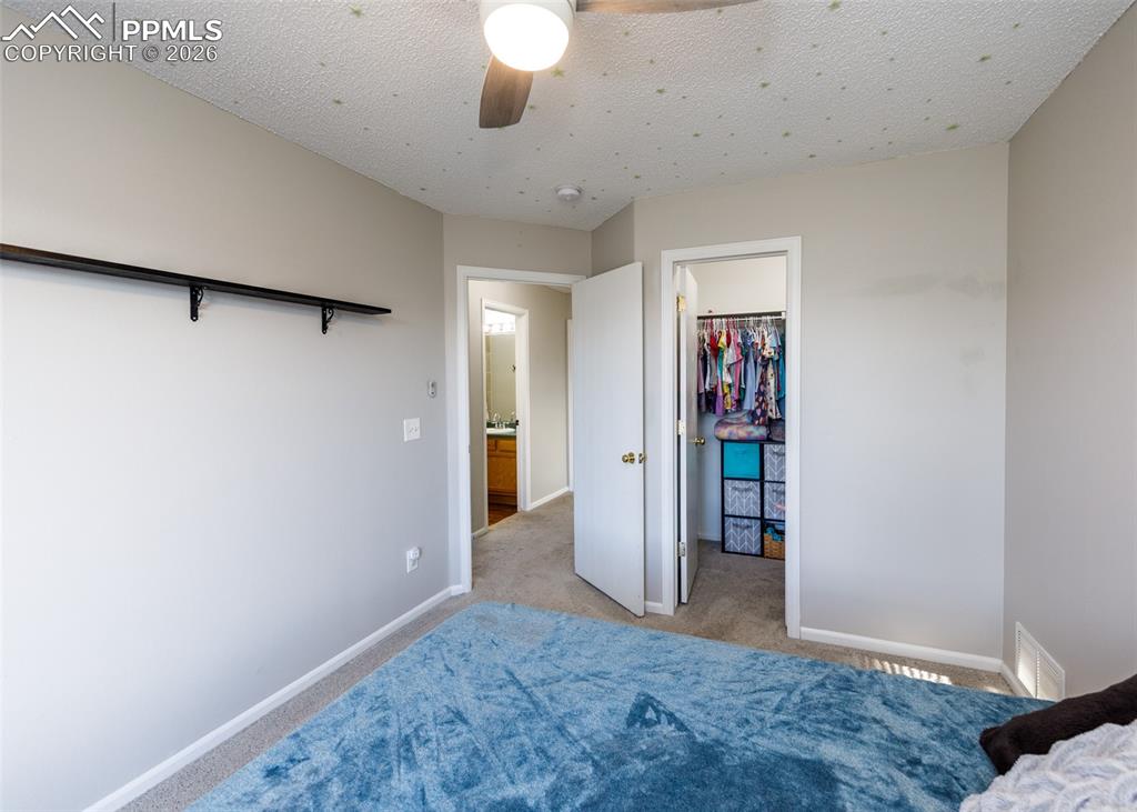 Image 27 of 45: Bedroom