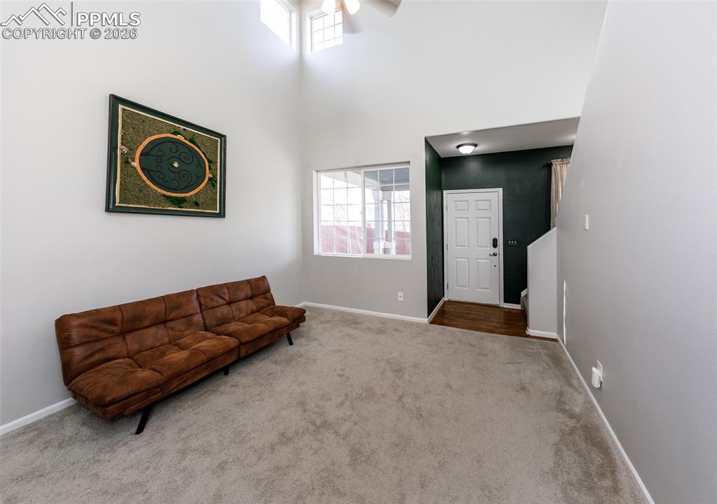 Image 9 of 45: Sitting Room