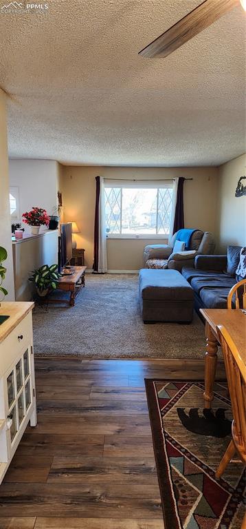 Image 12 of 35: Living Room