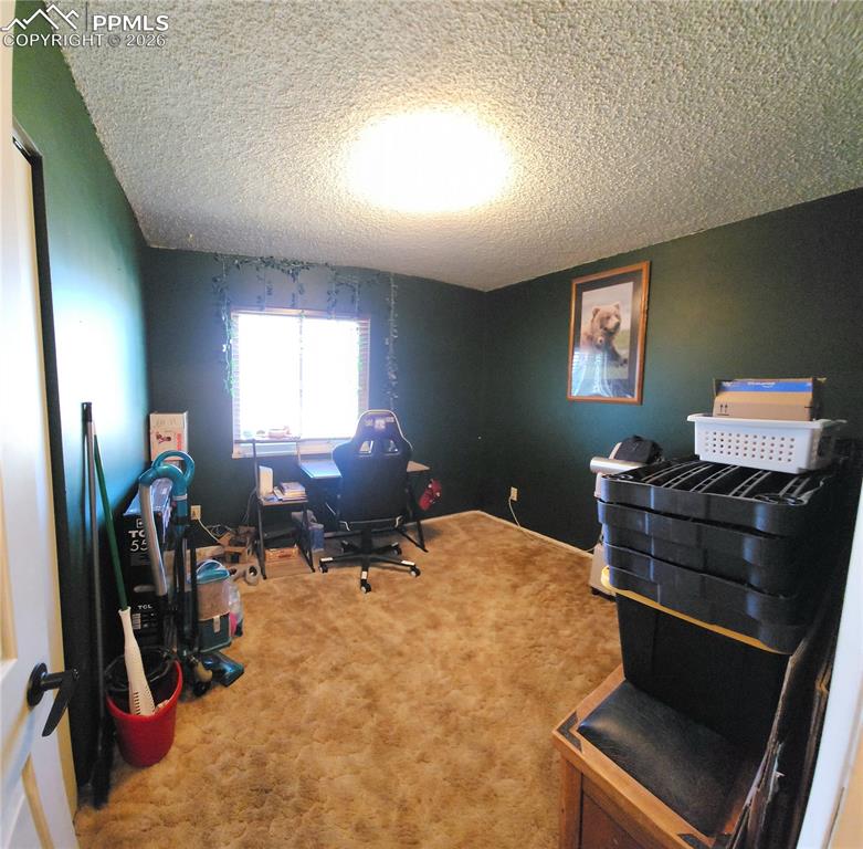 Image 17 of 35: upper bedroom