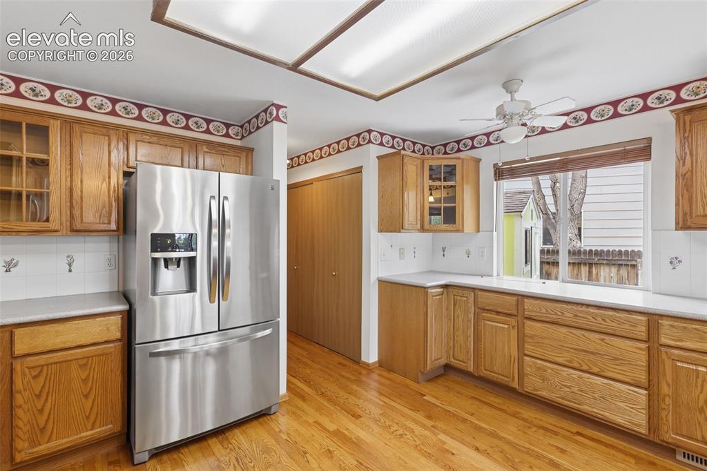 Image 12 of 39: Kitchen