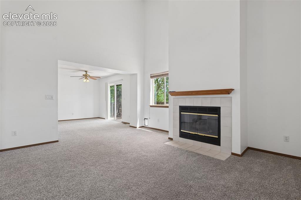 Image 5 of 39: Living Room