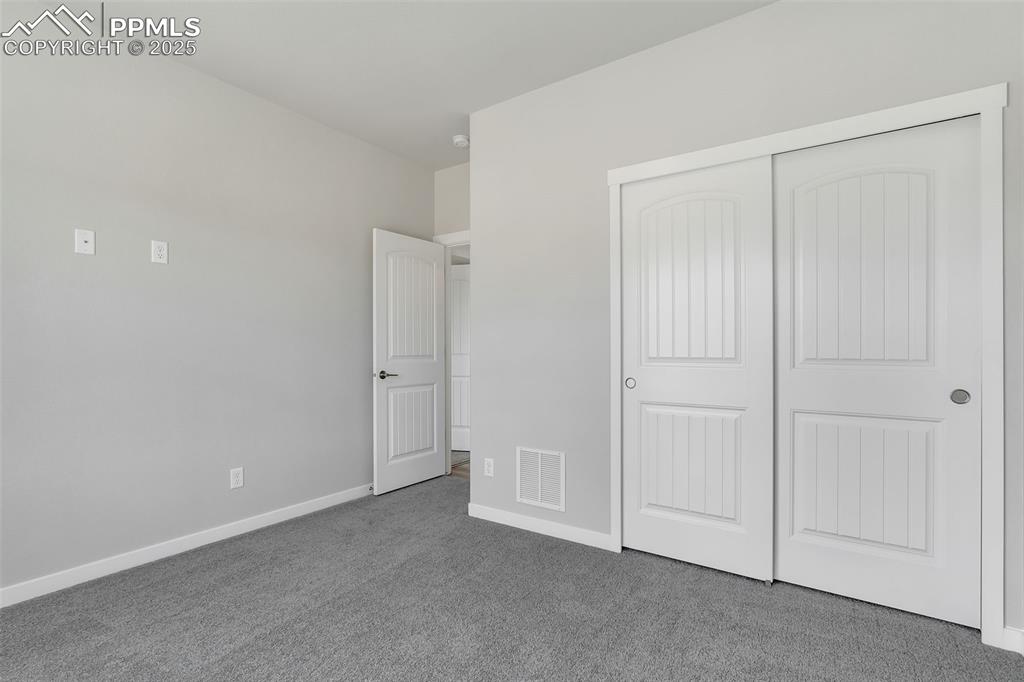 Image 16 of 28: Bedroom