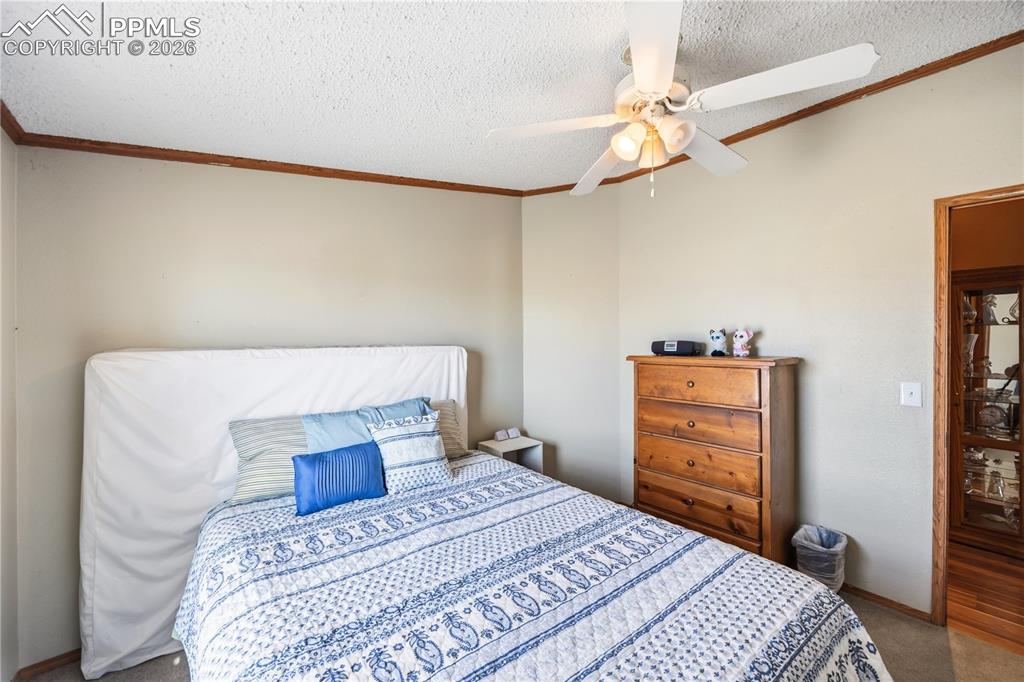 Image 18 of 49: Bedroom