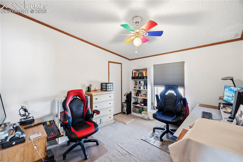 Image 19 of 49: Office