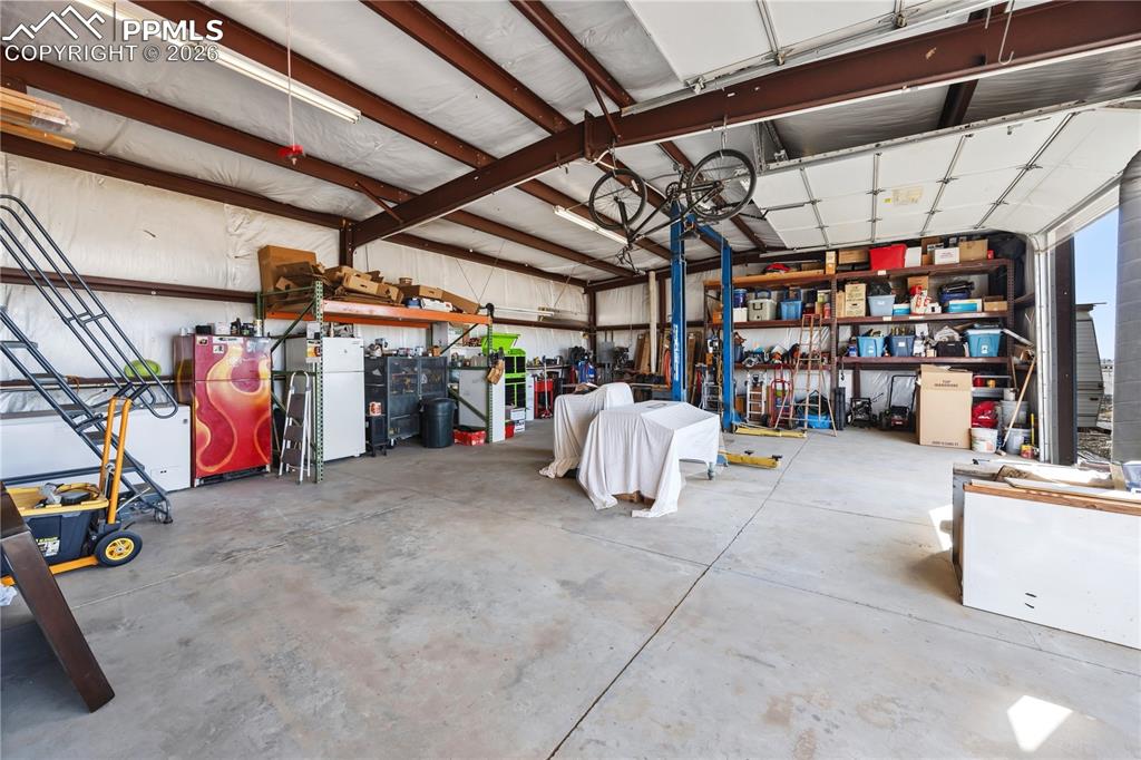 Image 30 of 49: Garage