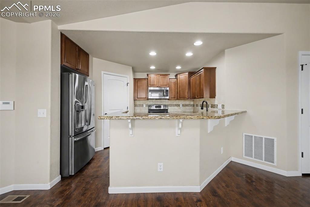 Image 11 of 42: Kitchen