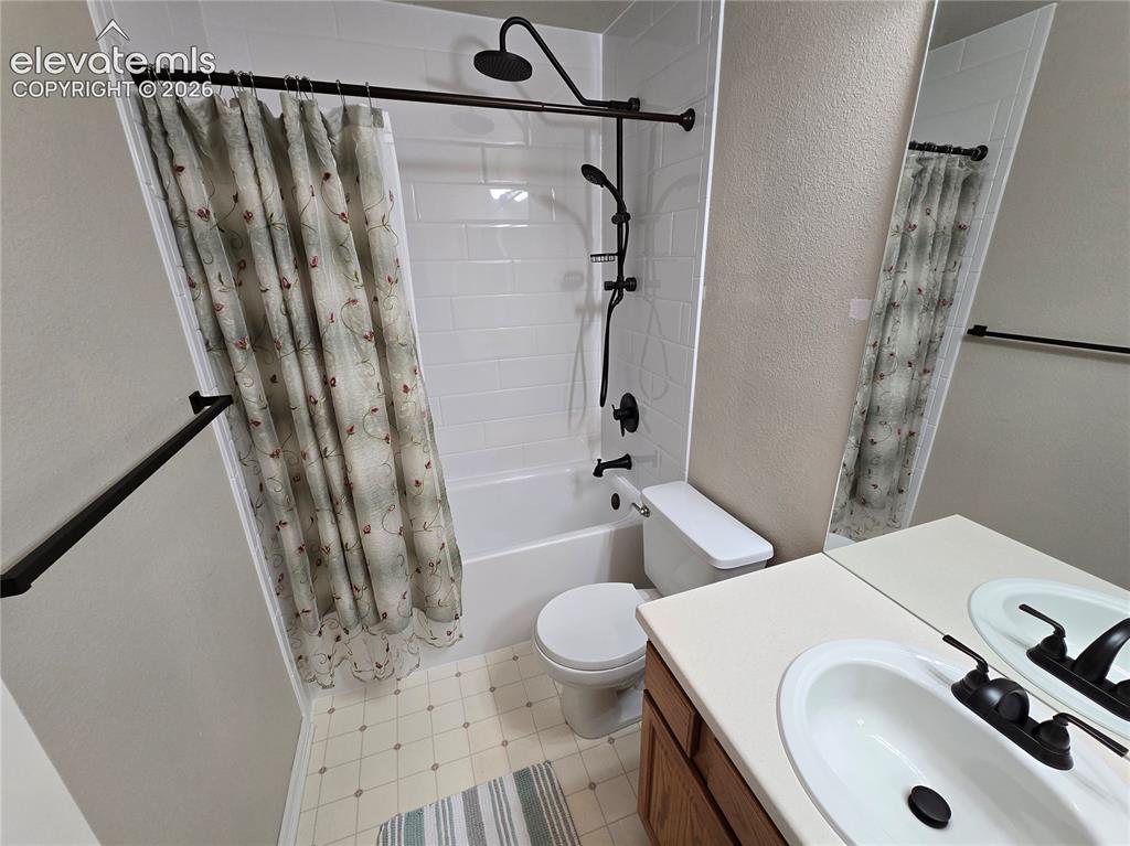 Image 17 of 21: Main Full Bath on 2nd Floor