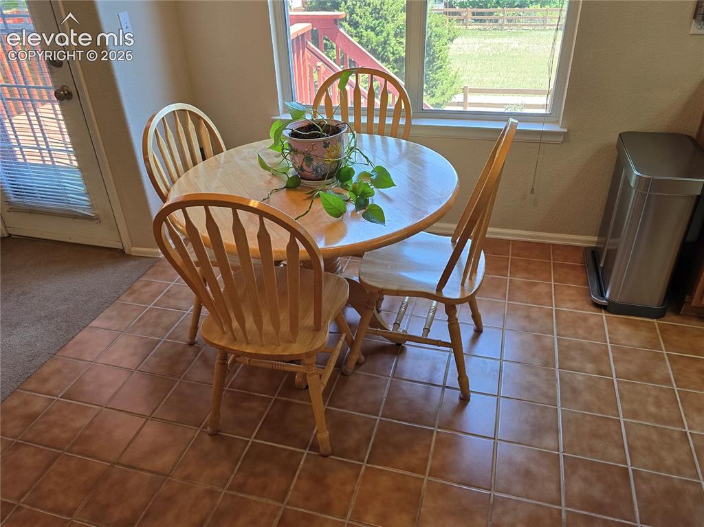 Image 4 of 21: Eating Space (Eat-in Kitchen)