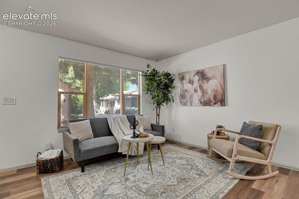 Image 6 of 19: Living room