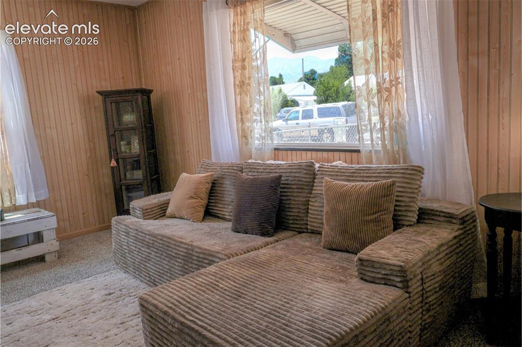 Image 2 of 19: Sitting Room