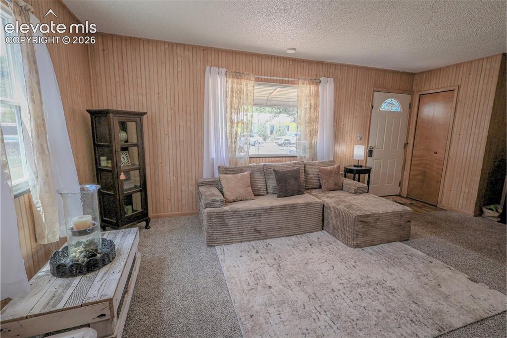 Image 3 of 19: Living Room