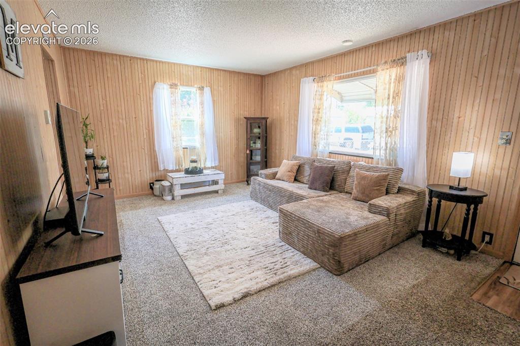 Image 5 of 19: Living Room