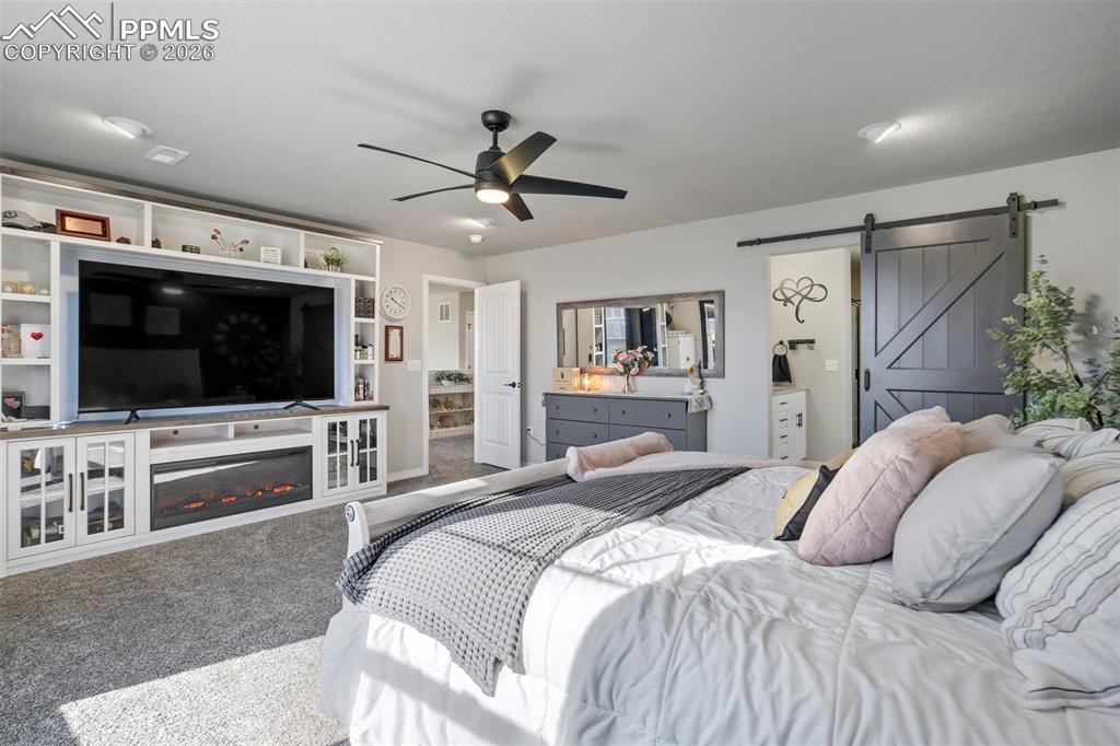 Image 27 of 39: Bedroom