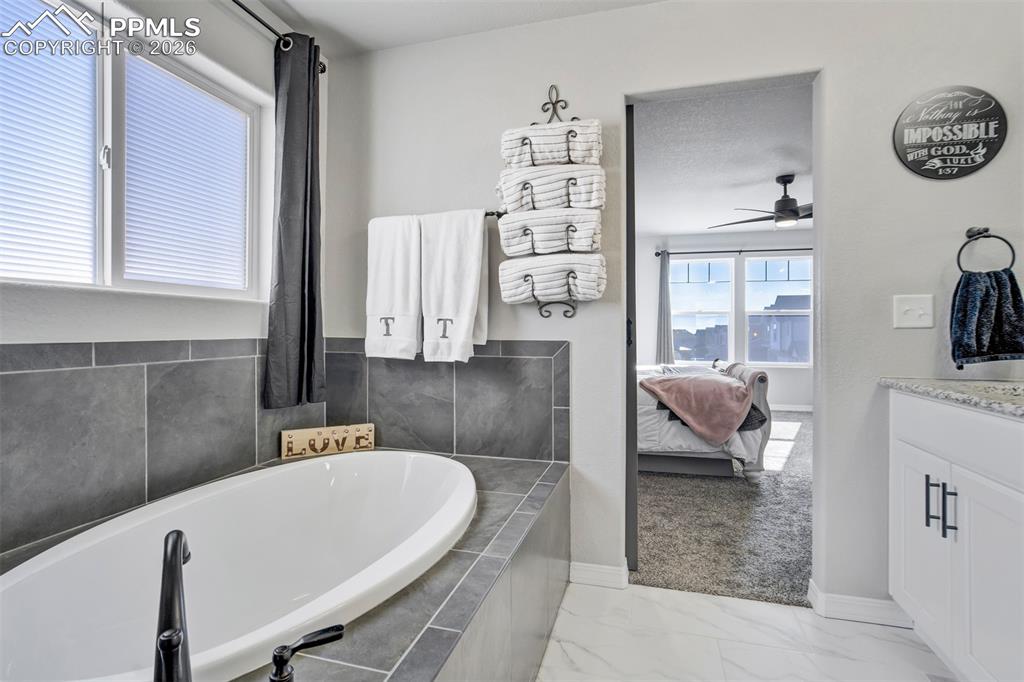 Image 28 of 39: Bathroom