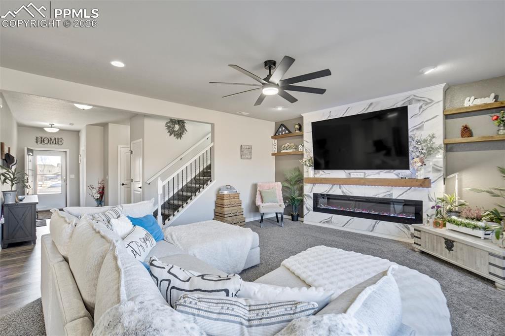 Image 5 of 39: Living Room