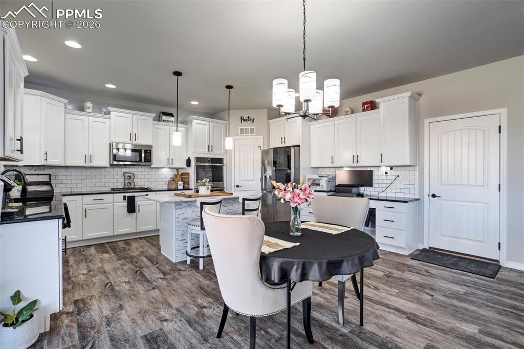 Image 8 of 39: Kitchen