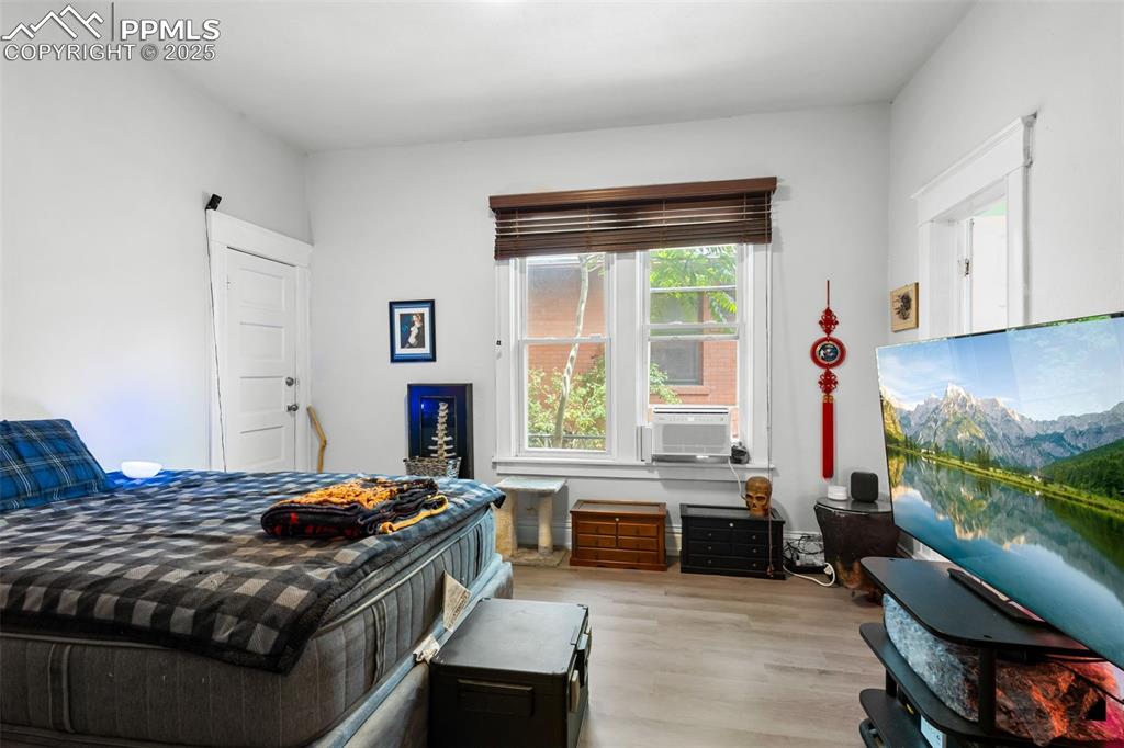 Image 11 of 30: Bedroom