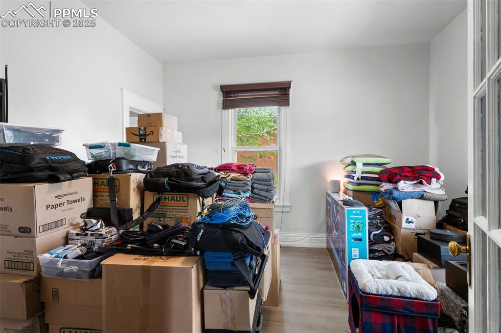 Image 19 of 30: Storage