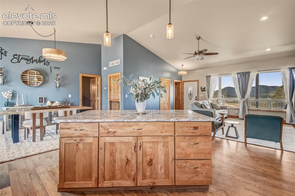 Image 12 of 40: Kitchen