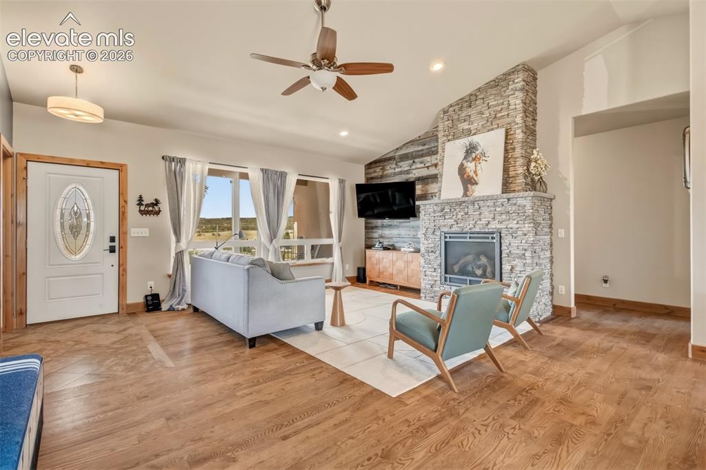 Image 7 of 40: Living Room