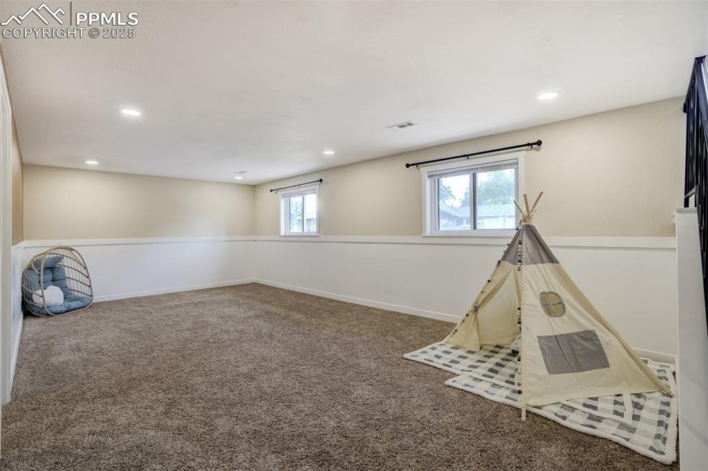 Image 27 of 47: Extra Large Room for Recreation or Additional Living Space
