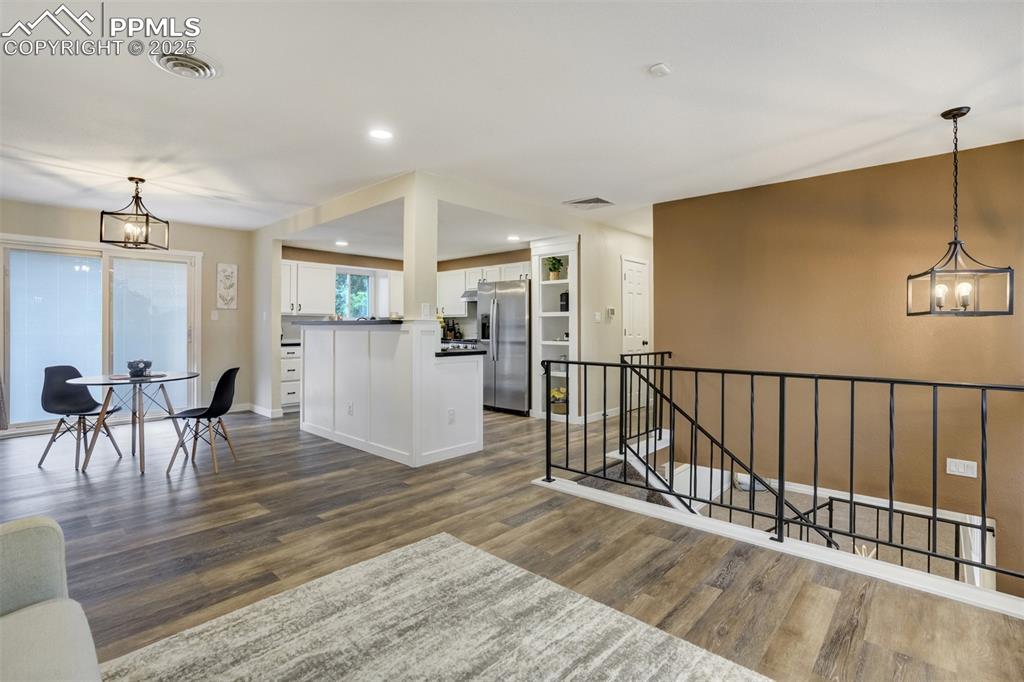 Image 3 of 47: High Quality Flooring