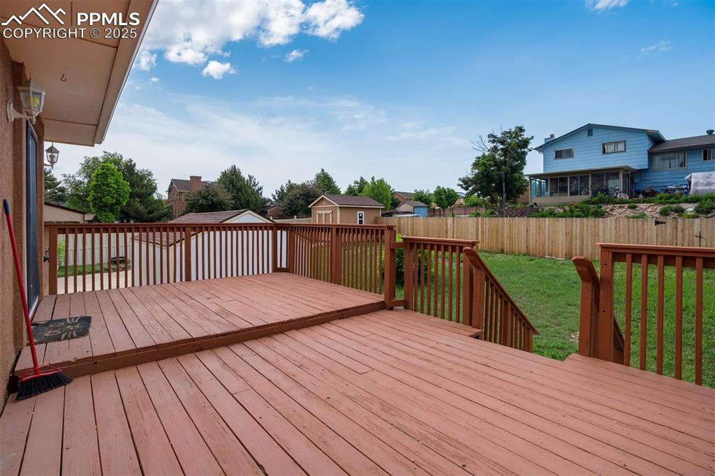 Image 39 of 47: Spacious Deck