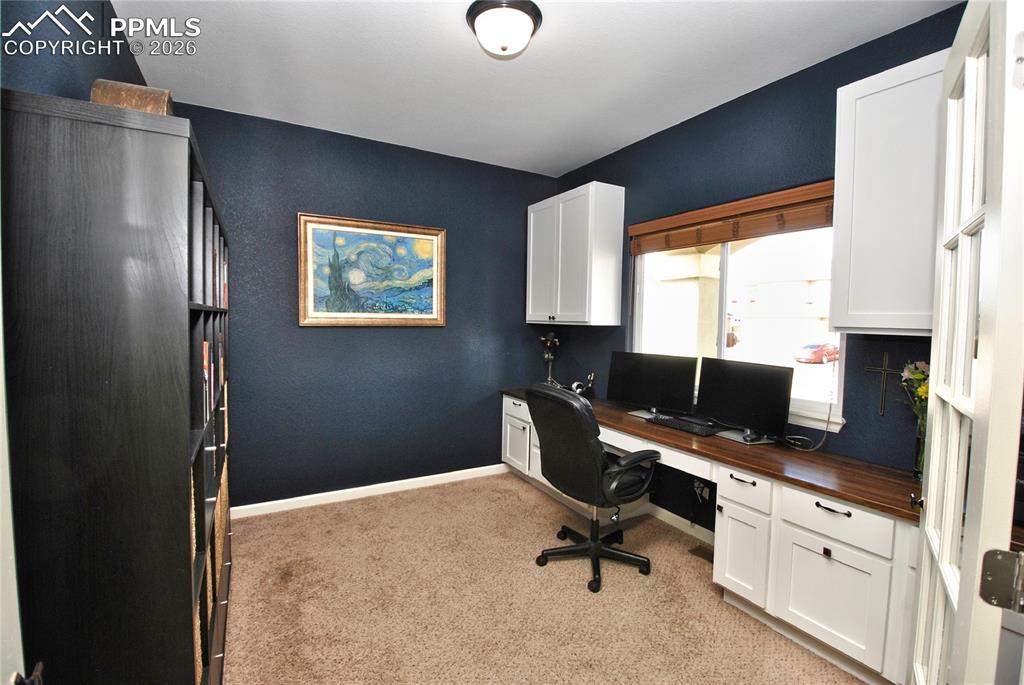 Image 12 of 40: Office