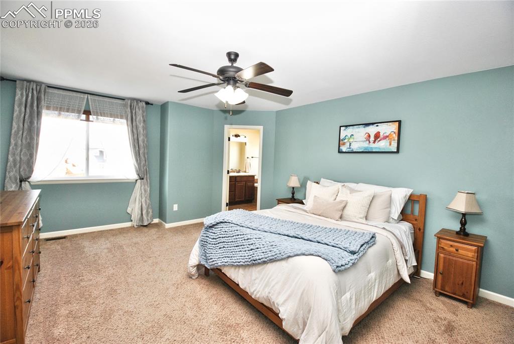 Image 13 of 40: Bedroom