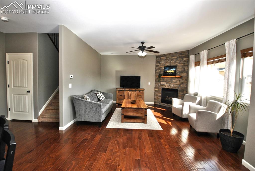 Image 2 of 40: Living Room