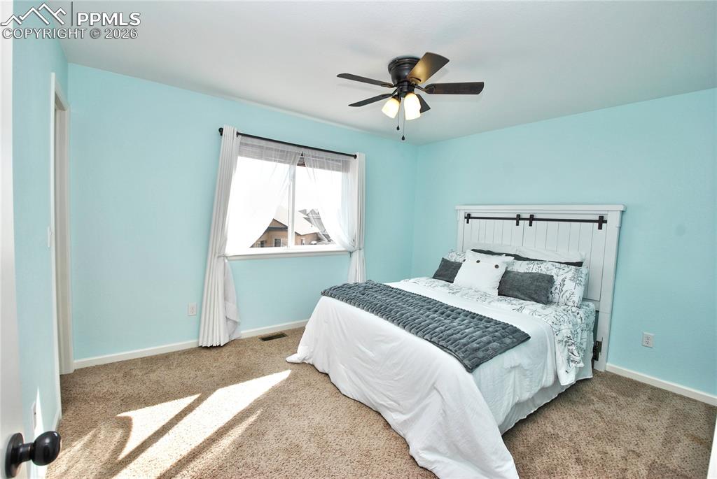 Image 23 of 40: Bedroom