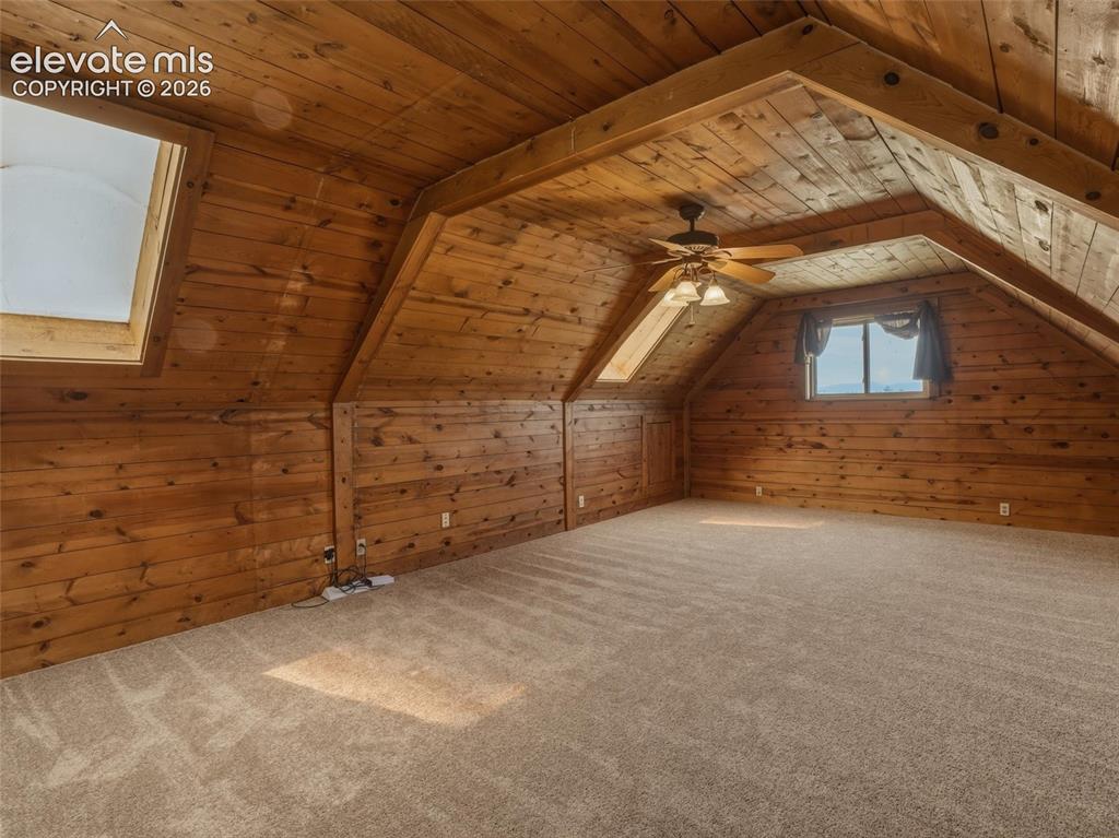 Image 18 of 44: Loft