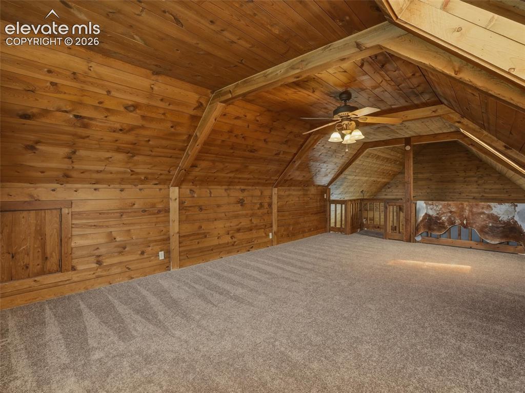 Image 19 of 44: Loft