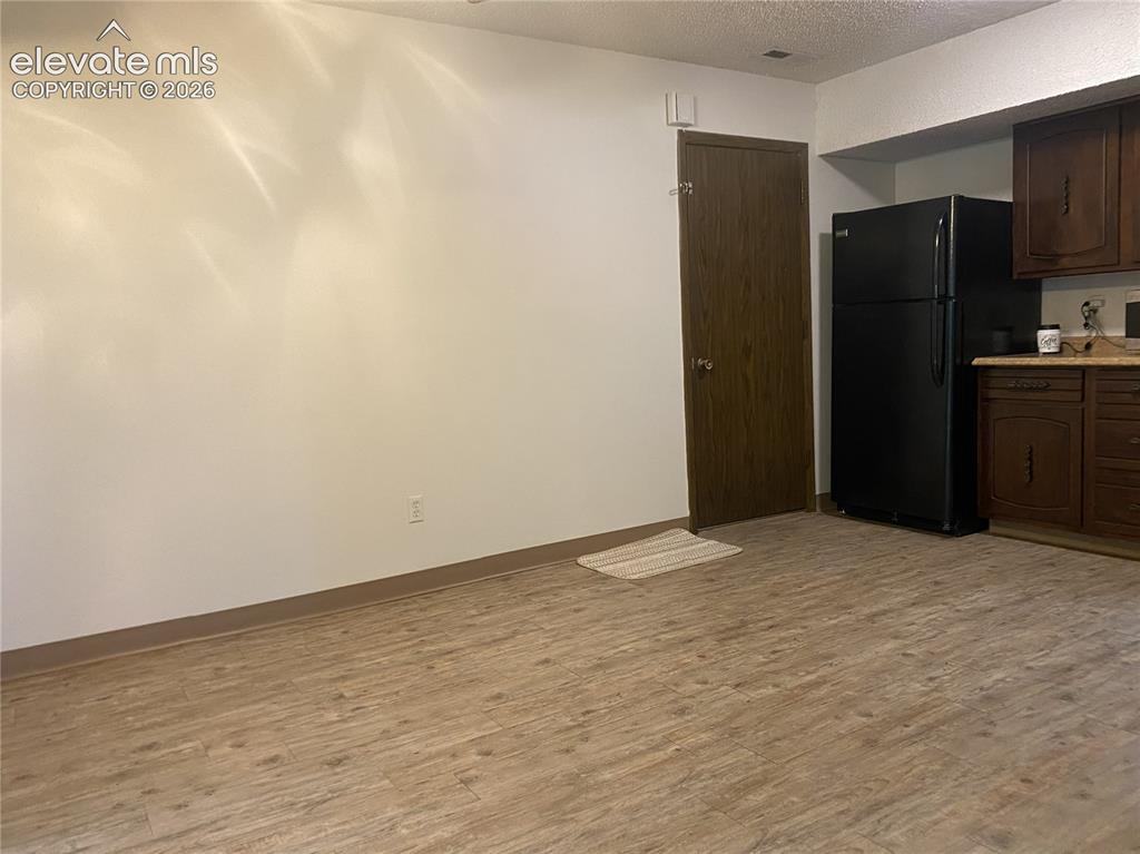 Image 12 of 25: Dining Room