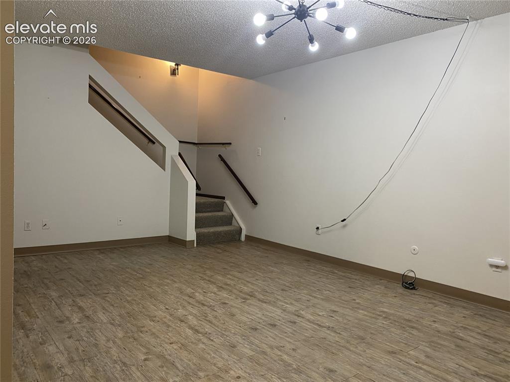 Image 9 of 25: Living Room