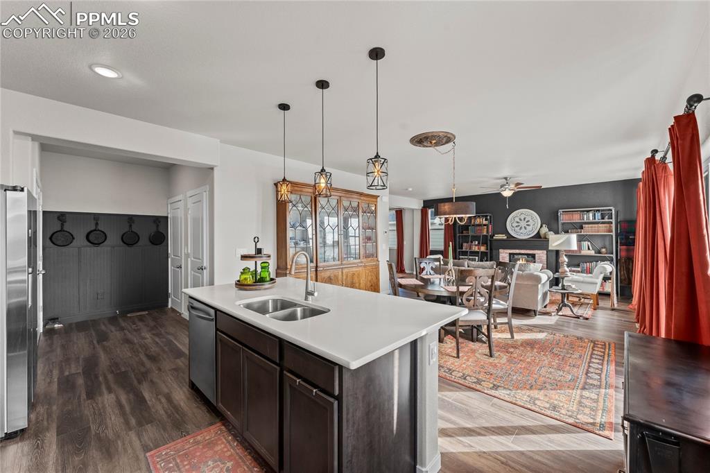 Image 10 of 46: Kitchen