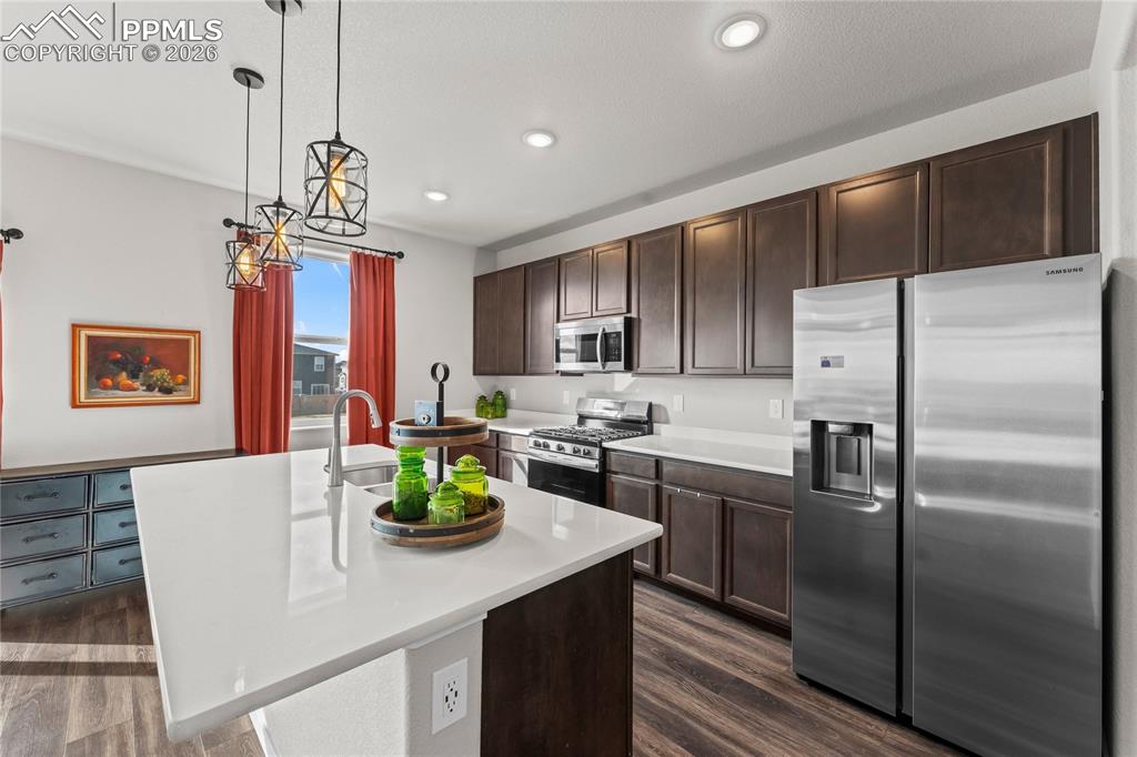 Image 11 of 46: Kitchen